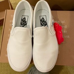 Women’s white vans (brand new!)